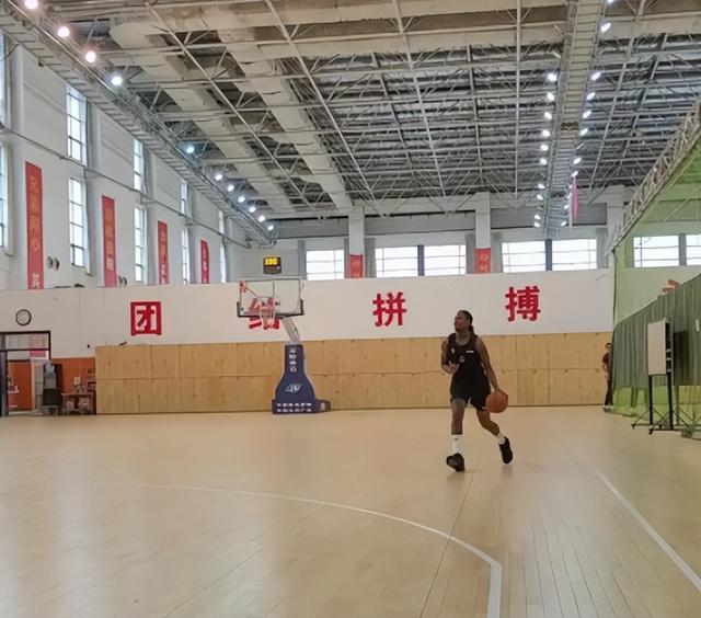 为什么智能穿戴设备对篮球运动员发展重要_1